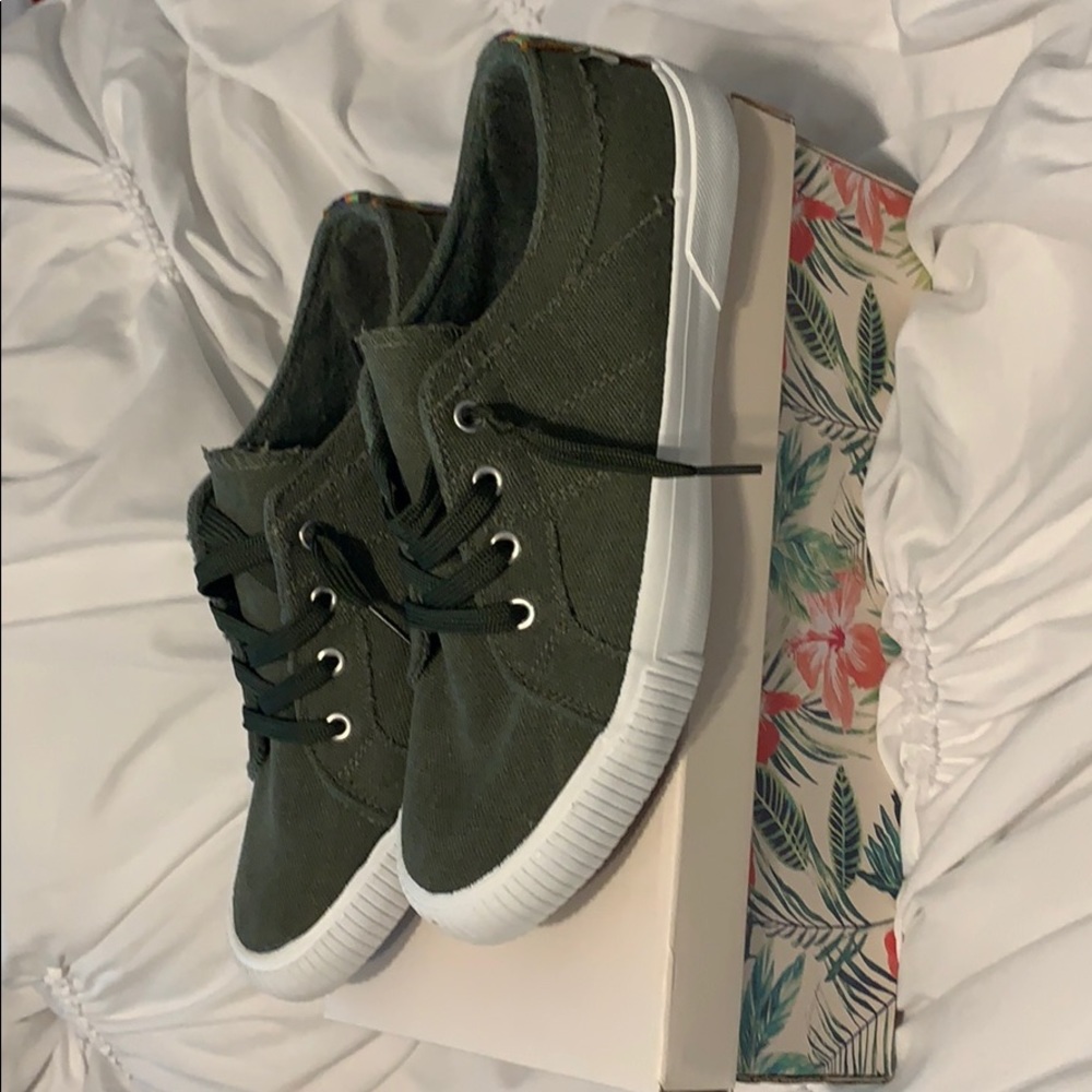 Tommy bahama shoes